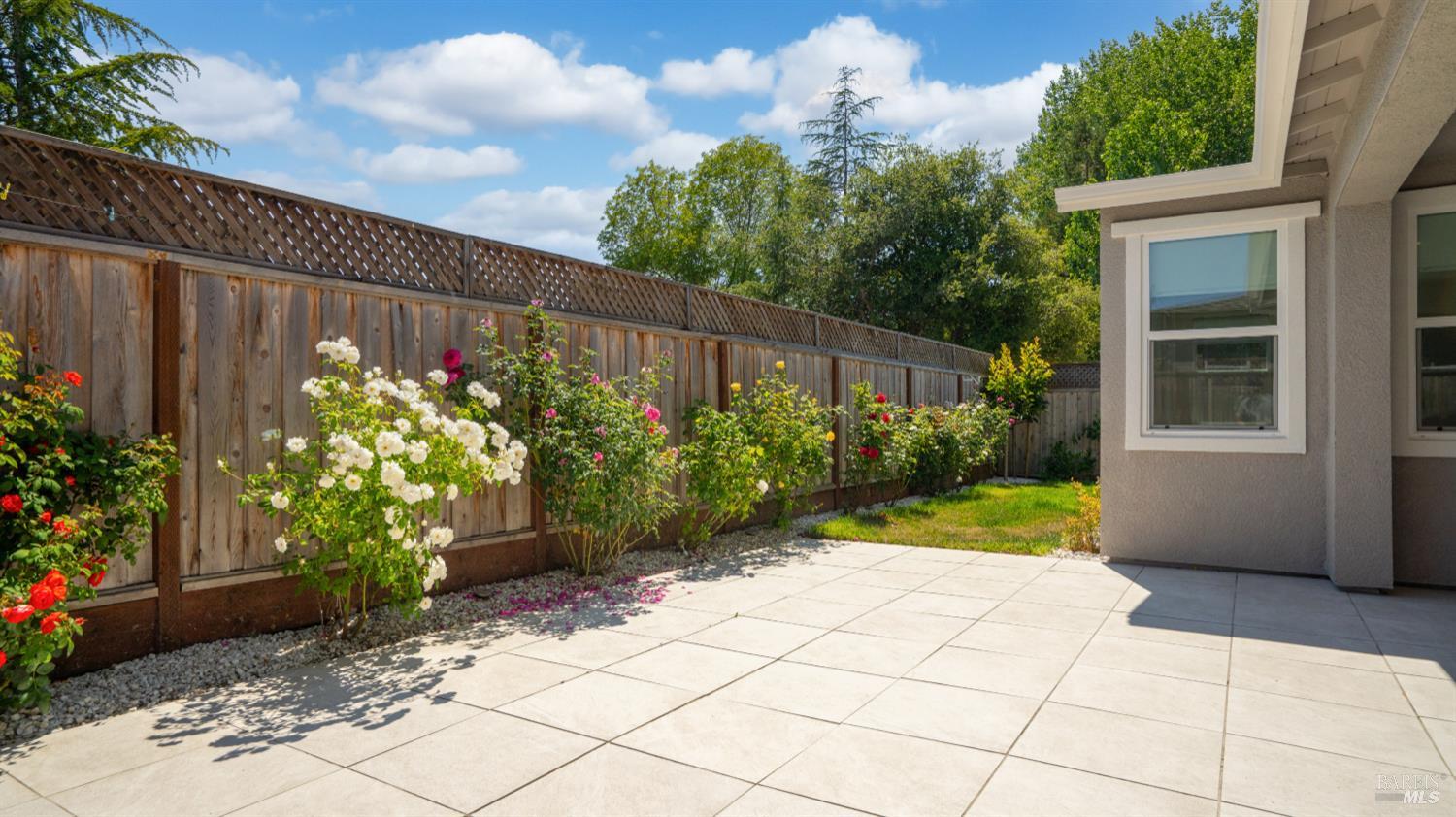 Detail Gallery Image 55 of 81 For 1421 Oak Cir, Rohnert Park,  CA 94928 - 4 Beds | 3/1 Baths