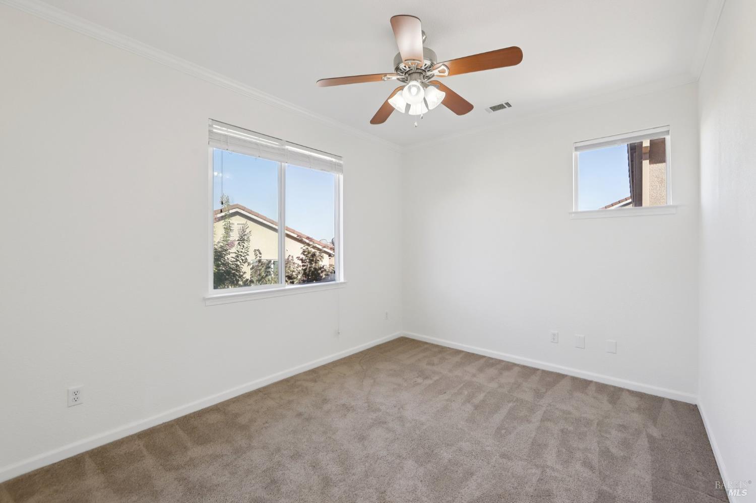 Detail Gallery Image 12 of 33 For 1888 Leaning Oak Dr, Fairfield,  CA 94534 - 3 Beds | 2/1 Baths