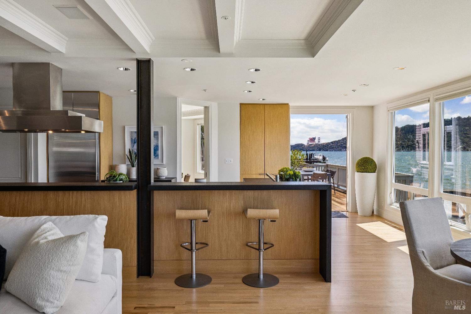 Detail Gallery Image 20 of 60 For 21 W Shore Rd, Belvedere Tiburon,  CA 94920 - 3 Beds | 3/1 Baths