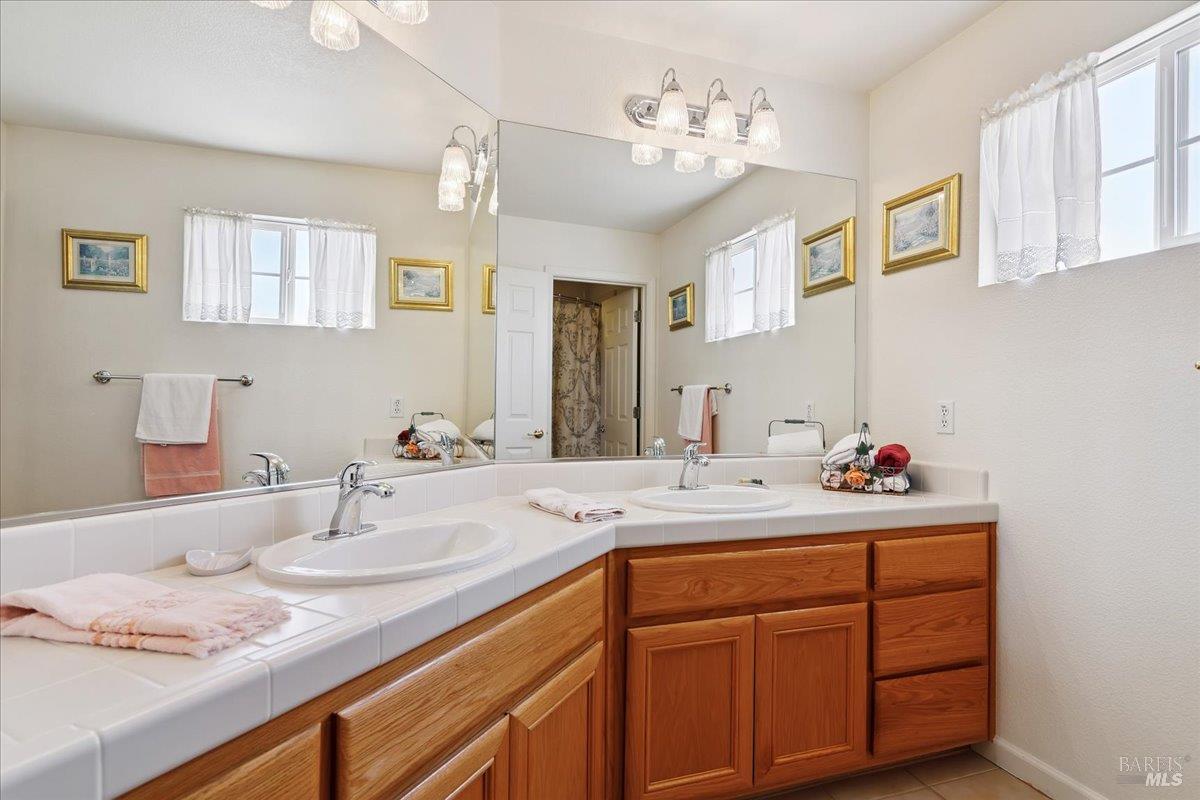 Detail Gallery Image 26 of 34 For 2855 Shelter Hill Dr, Fairfield,  CA 94534 - 4 Beds | 3/1 Baths