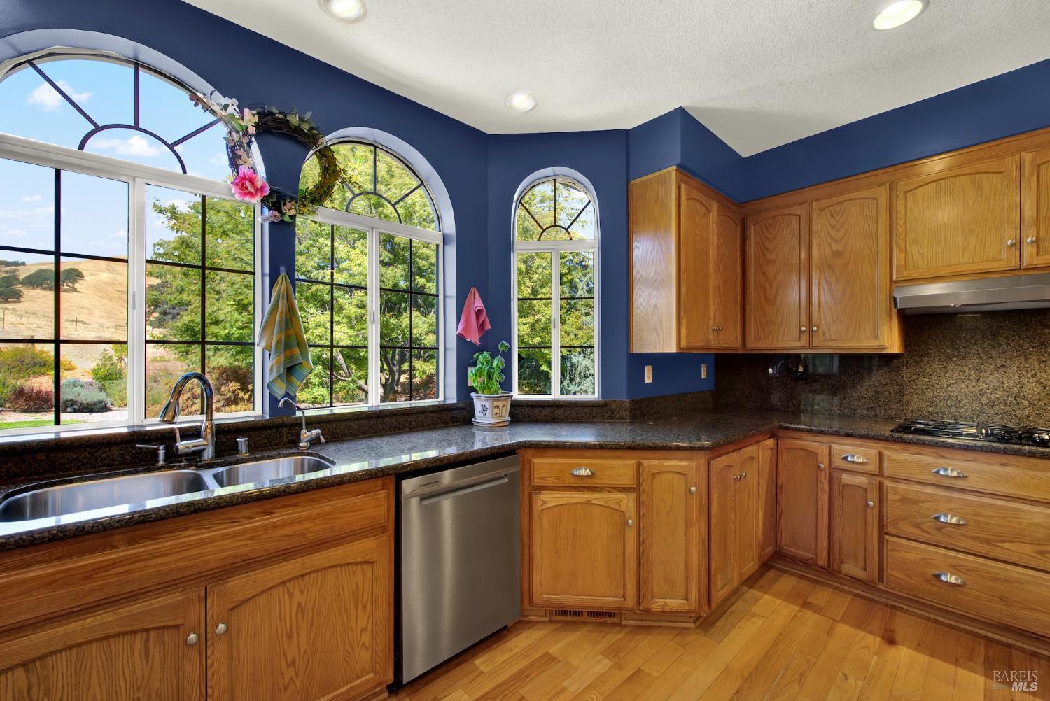 Detail Gallery Image 18 of 71 For 3560 Crownridge Ct, Fairfield,  CA 94534 - 5 Beds | 4 Baths