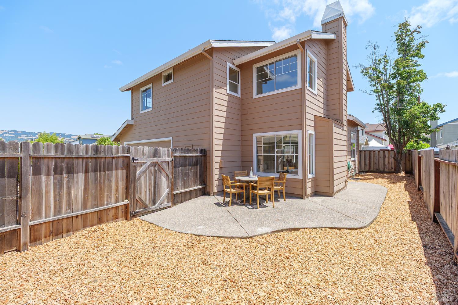 Detail Gallery Image 28 of 48 For 717 Weymouth St, Petaluma,  CA 94954 - 3 Beds | 2/1 Baths