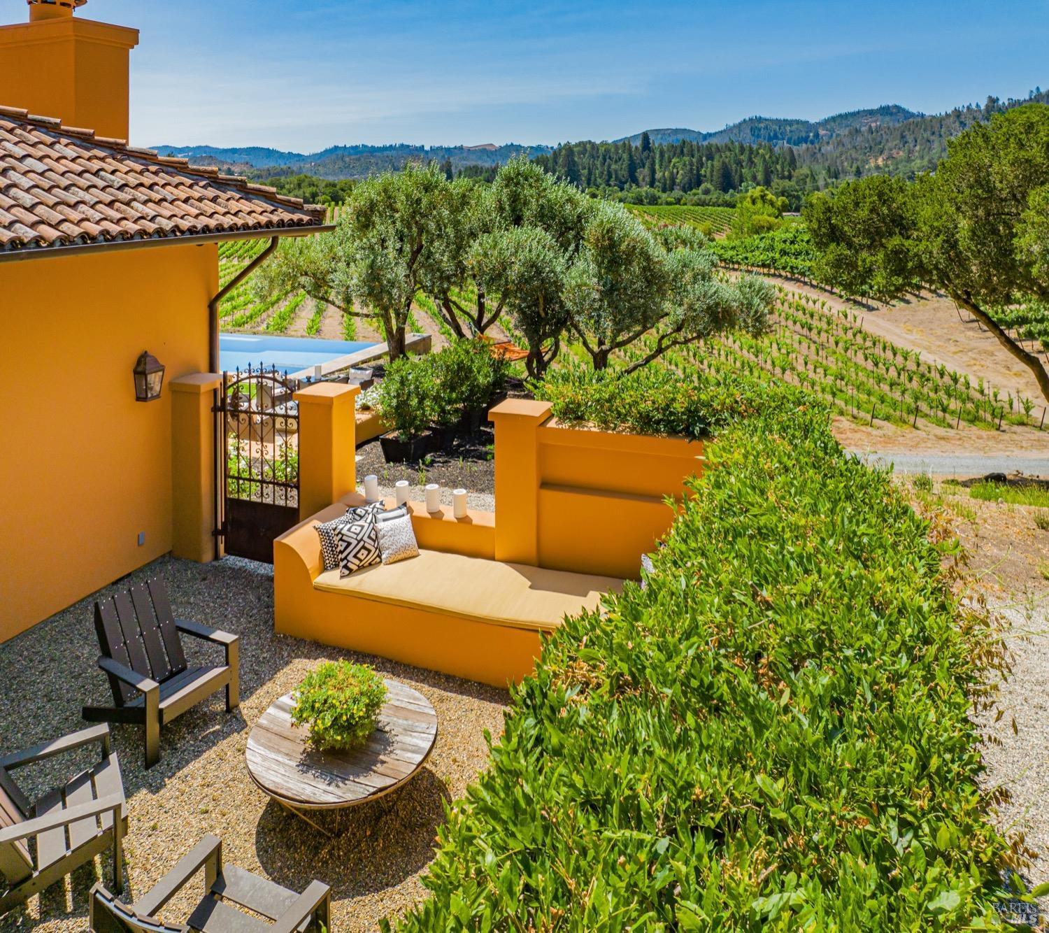 Detail Gallery Image 36 of 98 For 8320 Franz Valley Rd, Calistoga,  CA 94515 - 8 Beds | 8/2 Baths
