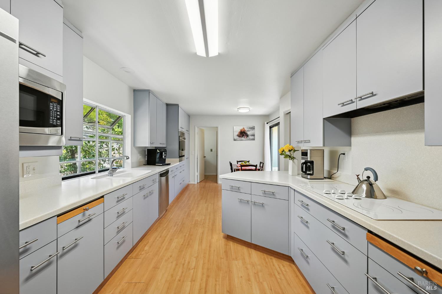 Detail Gallery Image 14 of 42 For 6840 Oakmont Dr, Santa Rosa,  CA 95409 - 4 Beds | 2 Baths