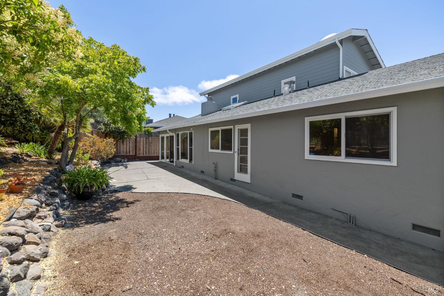 Detail Gallery Image 50 of 75 For 34 Crestwood Dr, San Rafael,  CA 94901 - 4 Beds | 3 Baths