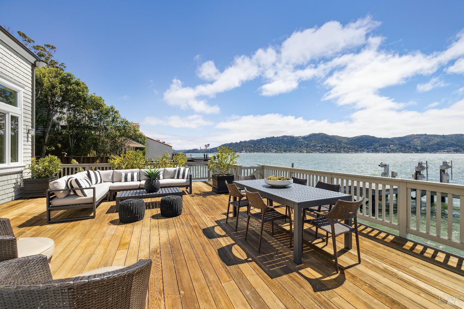 Detail Gallery Image 49 of 60 For 21 W Shore Rd, Belvedere Tiburon,  CA 94920 - 3 Beds | 3/1 Baths