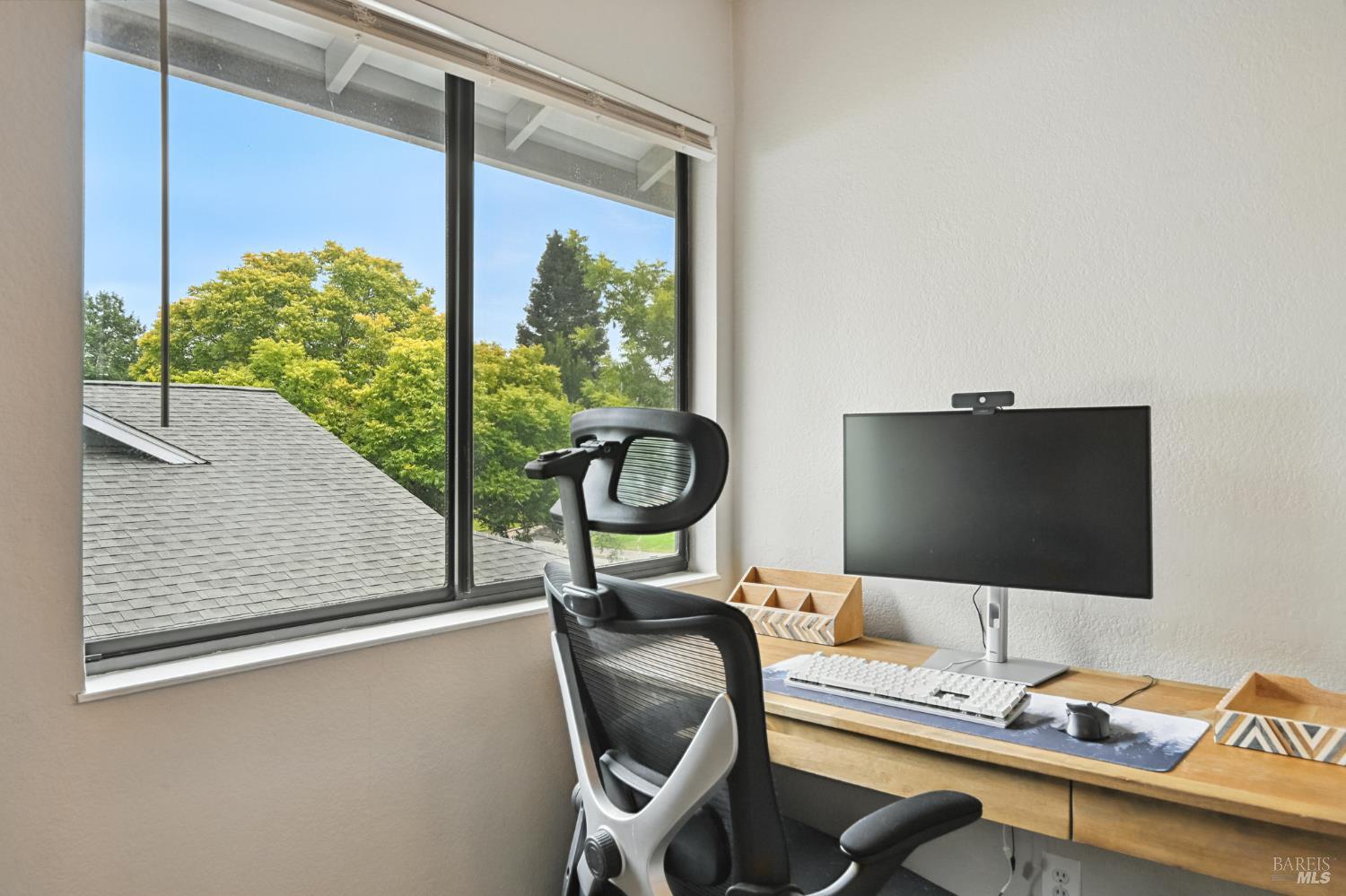 Detail Gallery Image 38 of 54 For 519 Mallory Ave, Windsor,  CA 95492 - 4 Beds | 2/1 Baths
