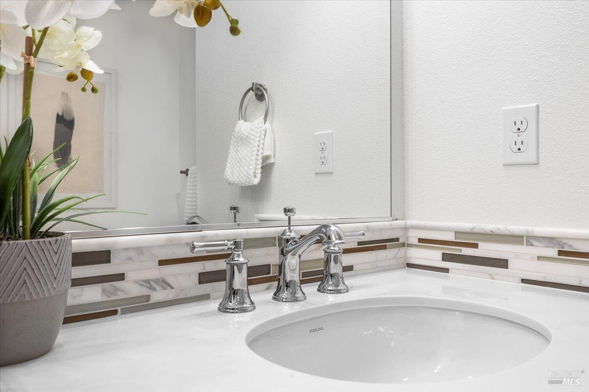 Detail Gallery Image 22 of 35 For 901 Prospect Ave, Santa Rosa,  CA 95409 - 4 Beds | 2/1 Baths