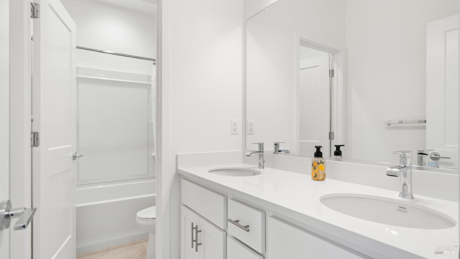 Detail Gallery Image 50 of 81 For 1421 Oak Cir, Rohnert Park,  CA 94928 - 4 Beds | 3/1 Baths