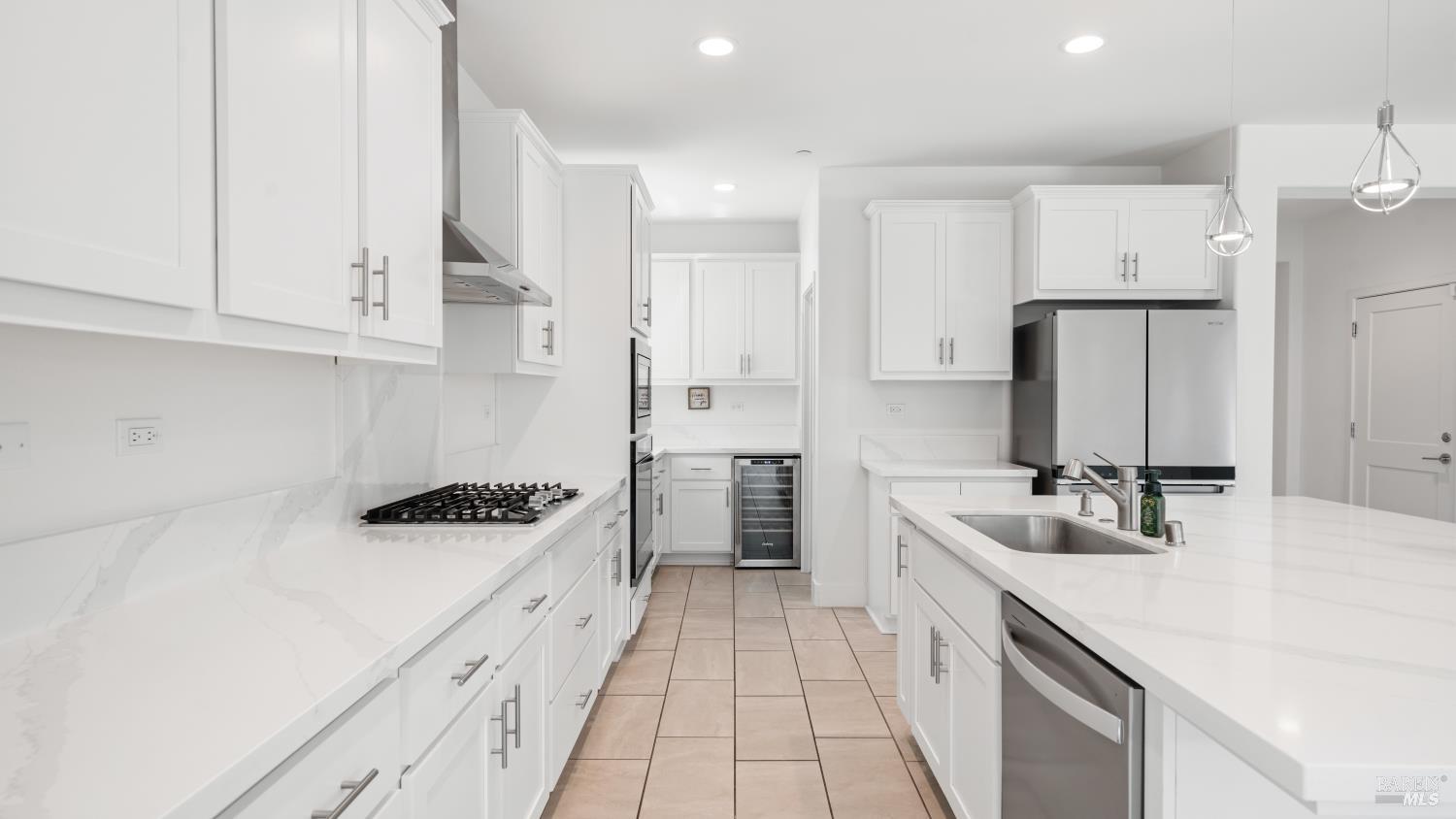 Detail Gallery Image 9 of 81 For 1421 Oak Cir, Rohnert Park,  CA 94928 - 4 Beds | 3/1 Baths