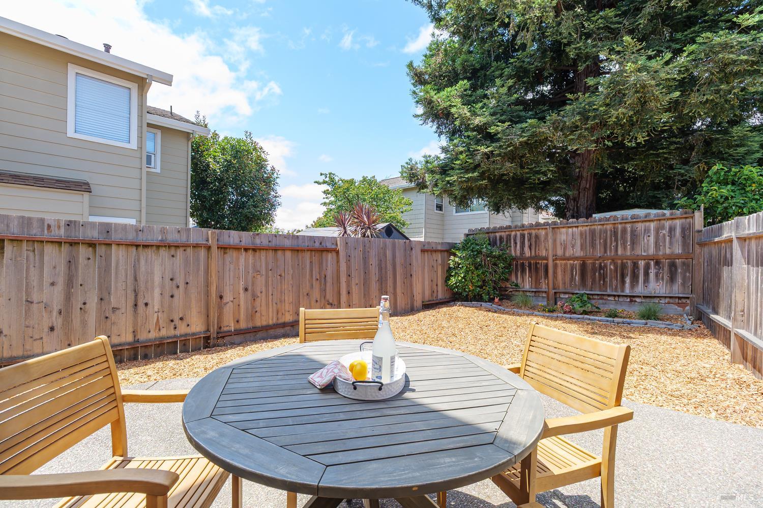 Detail Gallery Image 20 of 48 For 717 Weymouth St, Petaluma,  CA 94954 - 3 Beds | 2/1 Baths