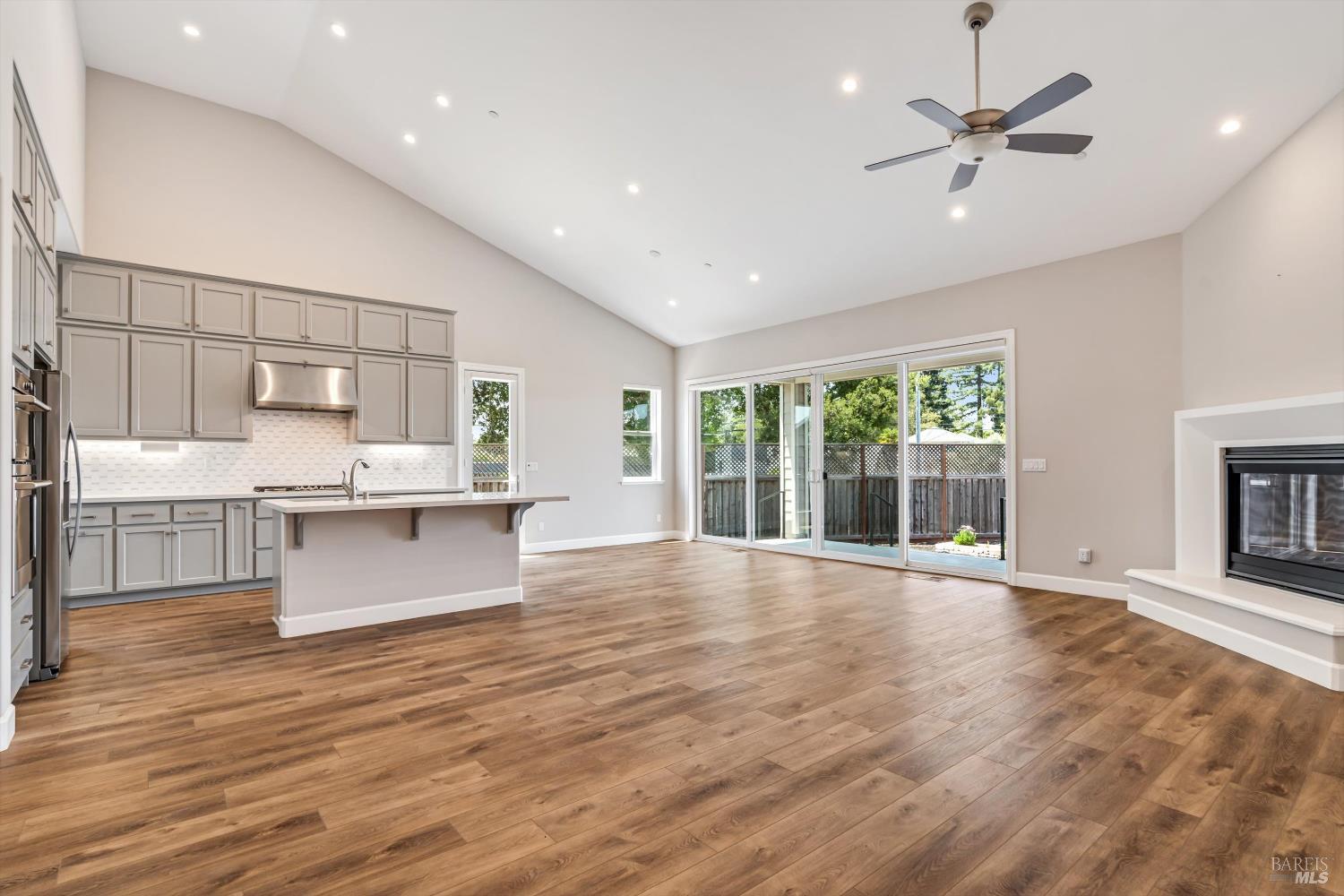 Detail Gallery Image 3 of 34 For 4716 Paulette Pl, Santa Rosa,  CA 95403 - 3 Beds | 2 Baths