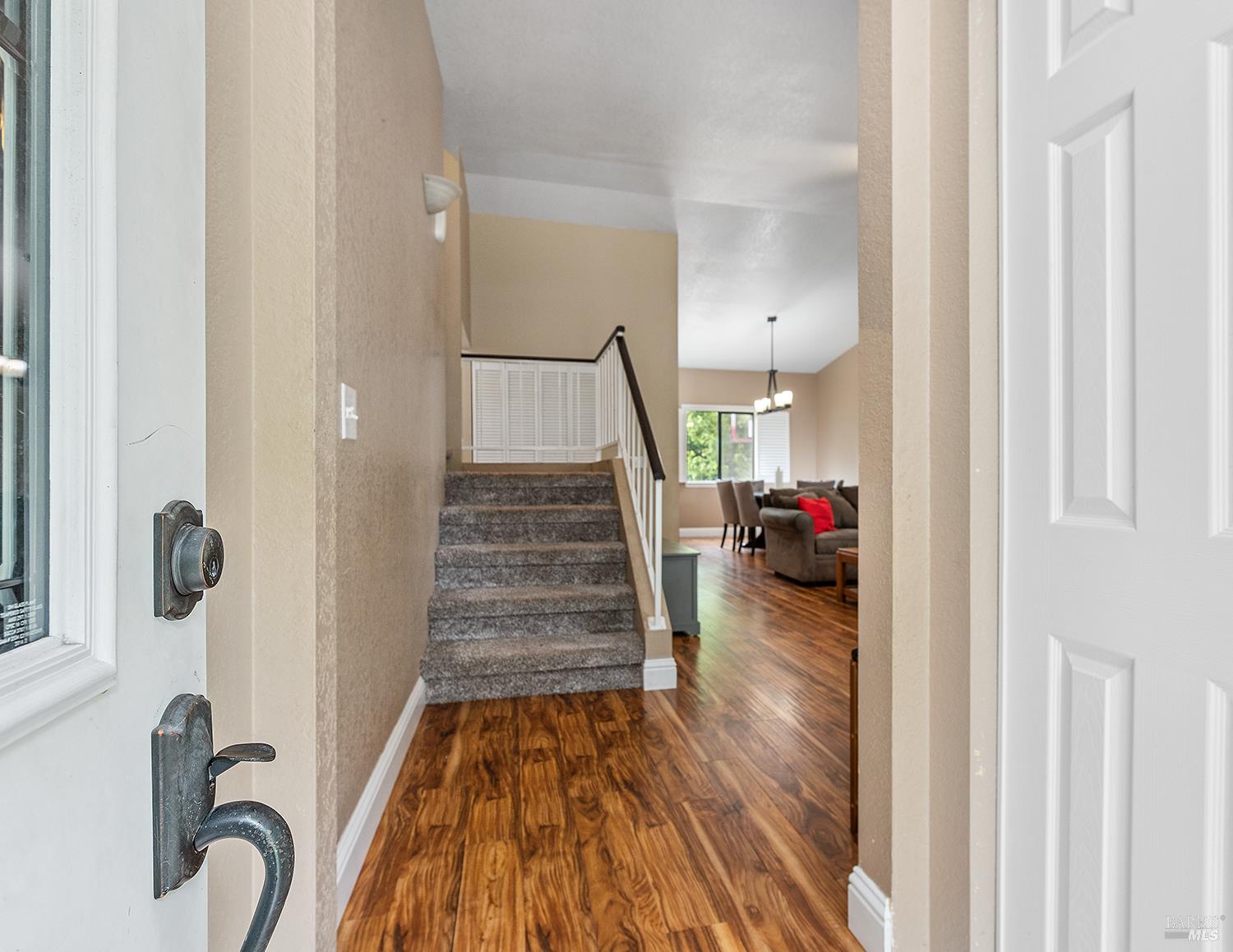 Detail Gallery Image 5 of 40 For 1180 Wieling Way, Petaluma,  CA 94954 - 3 Beds | 2/1 Baths
