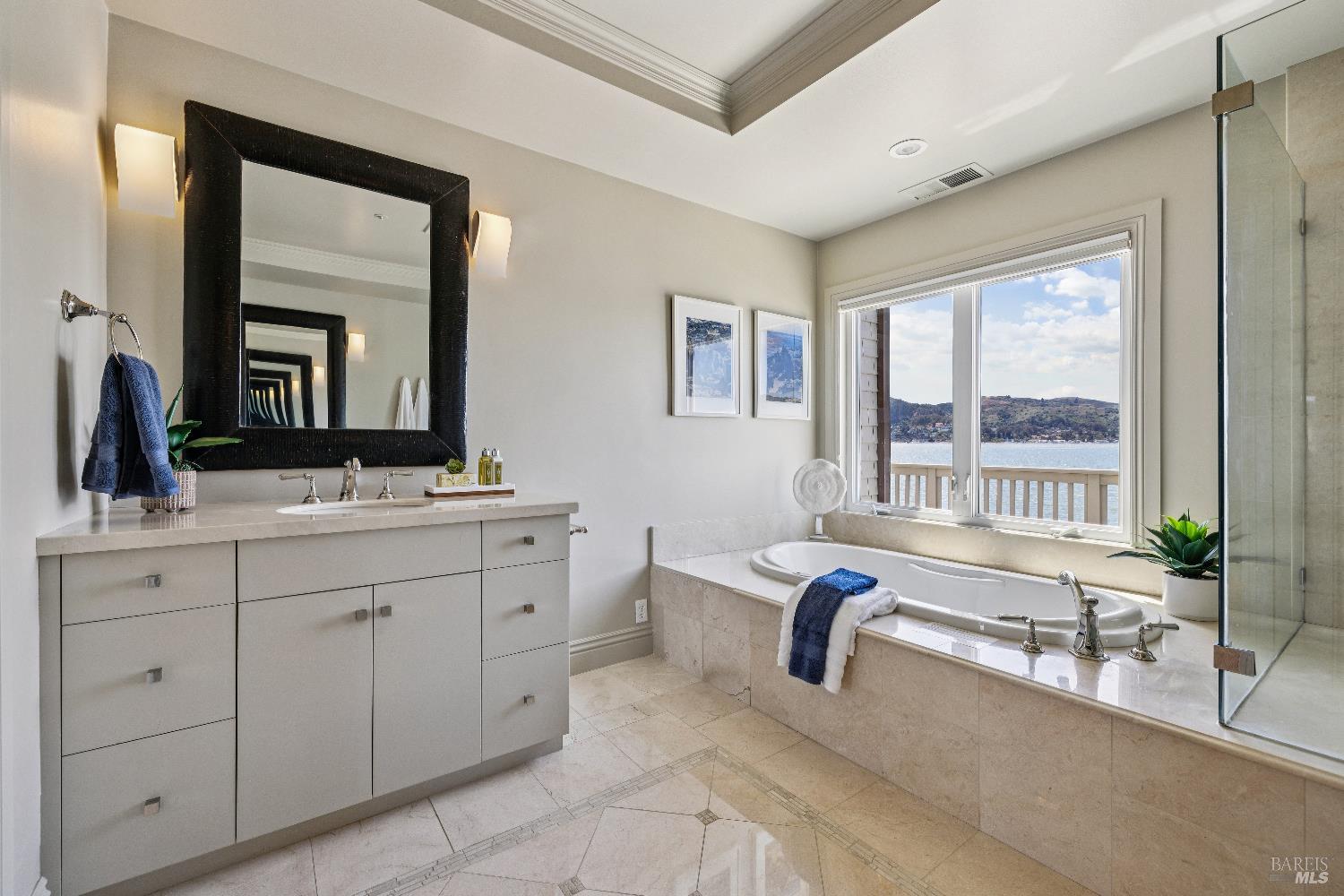 Detail Gallery Image 36 of 60 For 21 W Shore Rd, Belvedere Tiburon,  CA 94920 - 3 Beds | 3/1 Baths