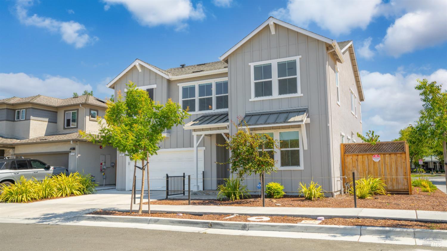 Detail Gallery Image 3 of 81 For 1421 Oak Cir, Rohnert Park,  CA 94928 - 4 Beds | 3/1 Baths