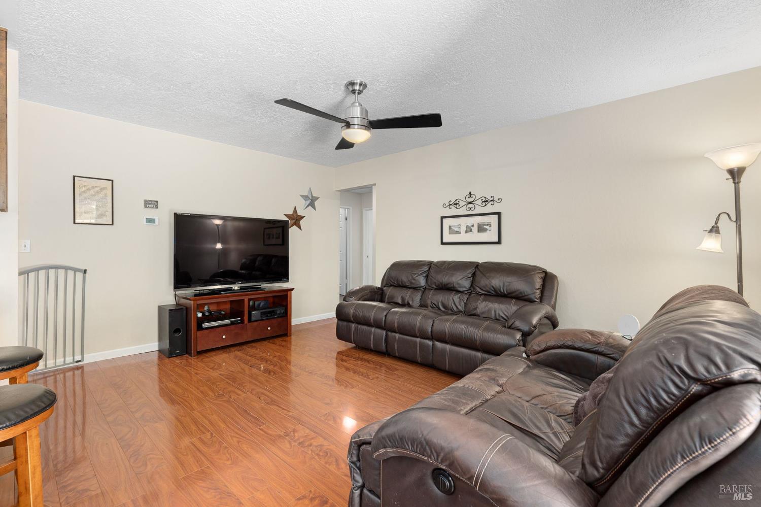 Detail Gallery Image 13 of 43 For 185 Salinas Dr, Vacaville,  CA 95688 - 3 Beds | 2 Baths
