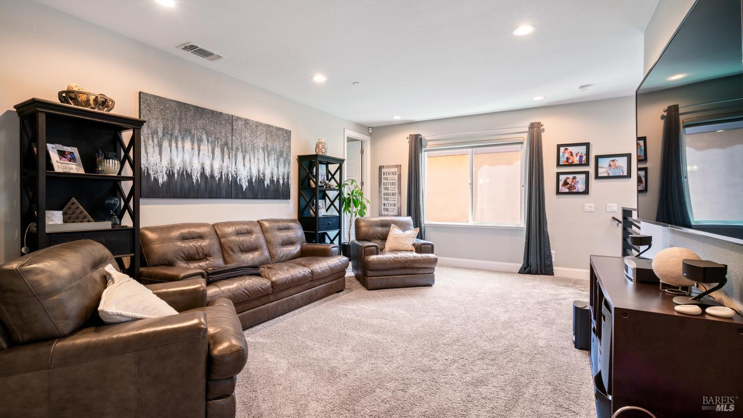 Detail Gallery Image 22 of 51 For 1504 Keats Pl, Rohnert Park,  CA 94928 - 4 Beds | 3 Baths