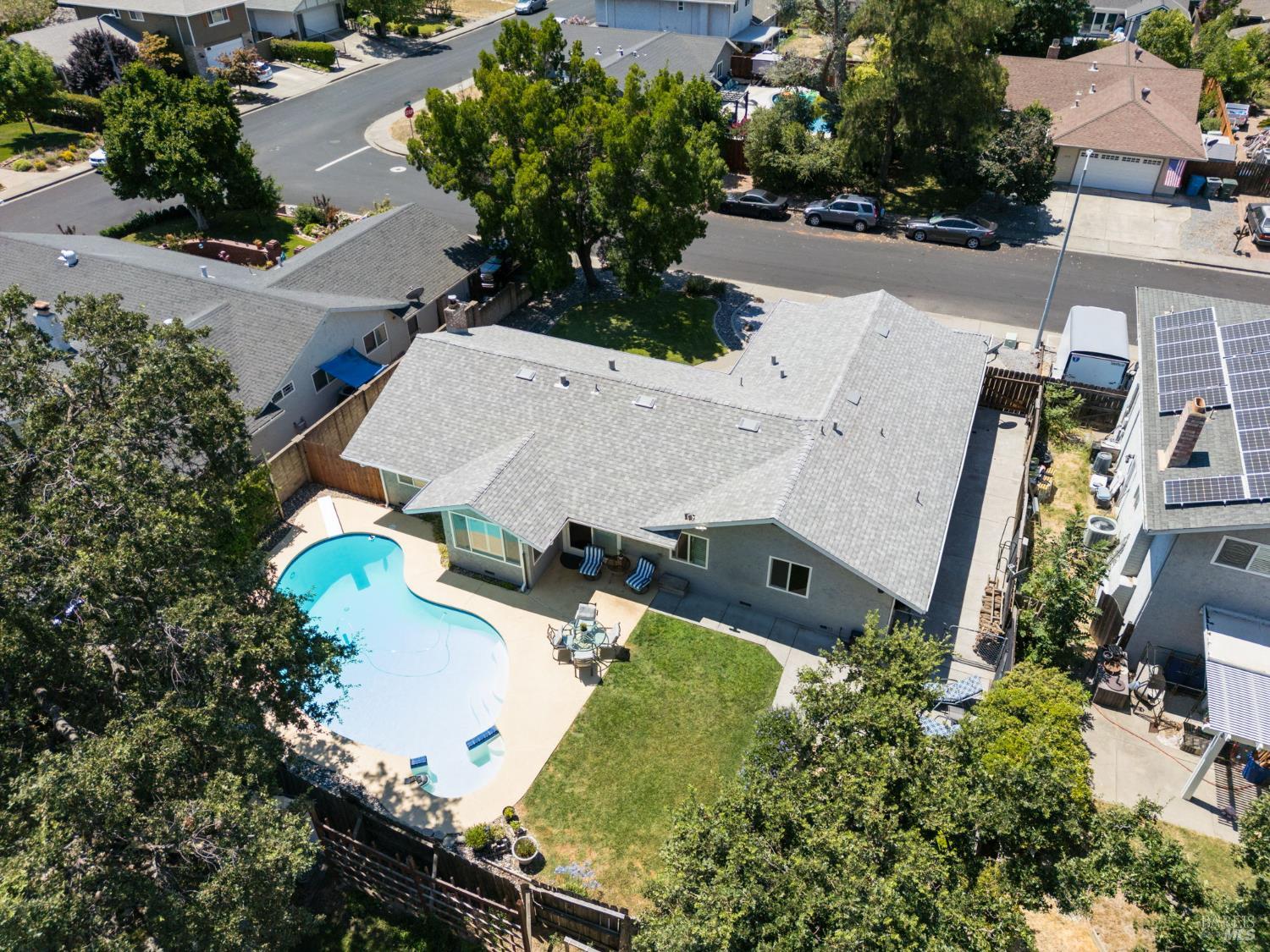 Detail Gallery Image 36 of 43 For 185 Salinas Dr, Vacaville,  CA 95688 - 3 Beds | 2 Baths