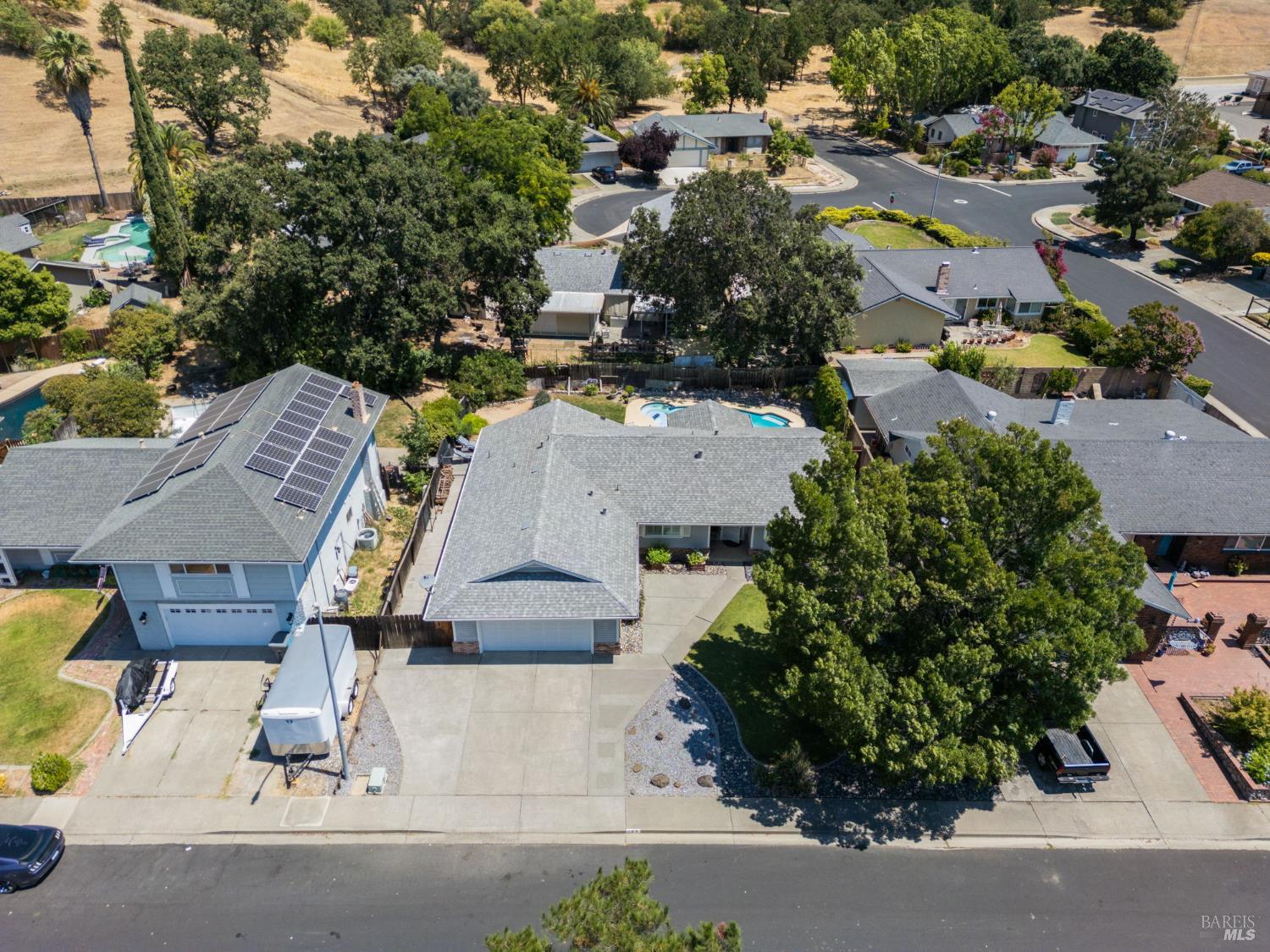 Detail Gallery Image 33 of 43 For 185 Salinas Dr, Vacaville,  CA 95688 - 3 Beds | 2 Baths
