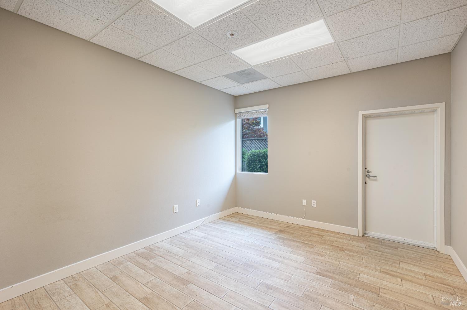 Detail Gallery Image 11 of 14 For 4863 Old Redwood Hwy #F,  Santa Rosa,  CA 95403 - – Beds | – Baths