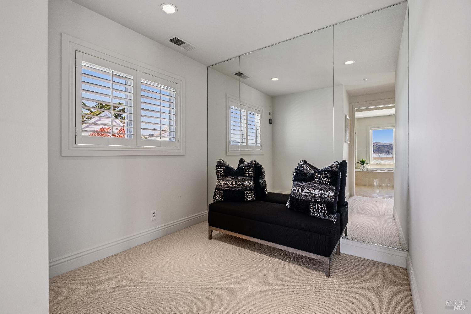 Detail Gallery Image 38 of 60 For 21 W Shore Rd, Belvedere Tiburon,  CA 94920 - 3 Beds | 3/1 Baths
