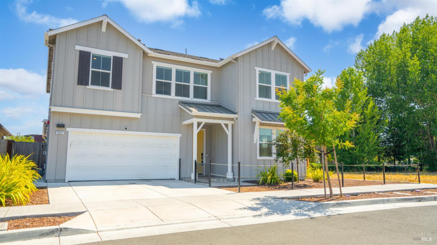 Detail Gallery Image 1 of 81 For 1421 Oak Cir, Rohnert Park,  CA 94928 - 4 Beds | 3/1 Baths