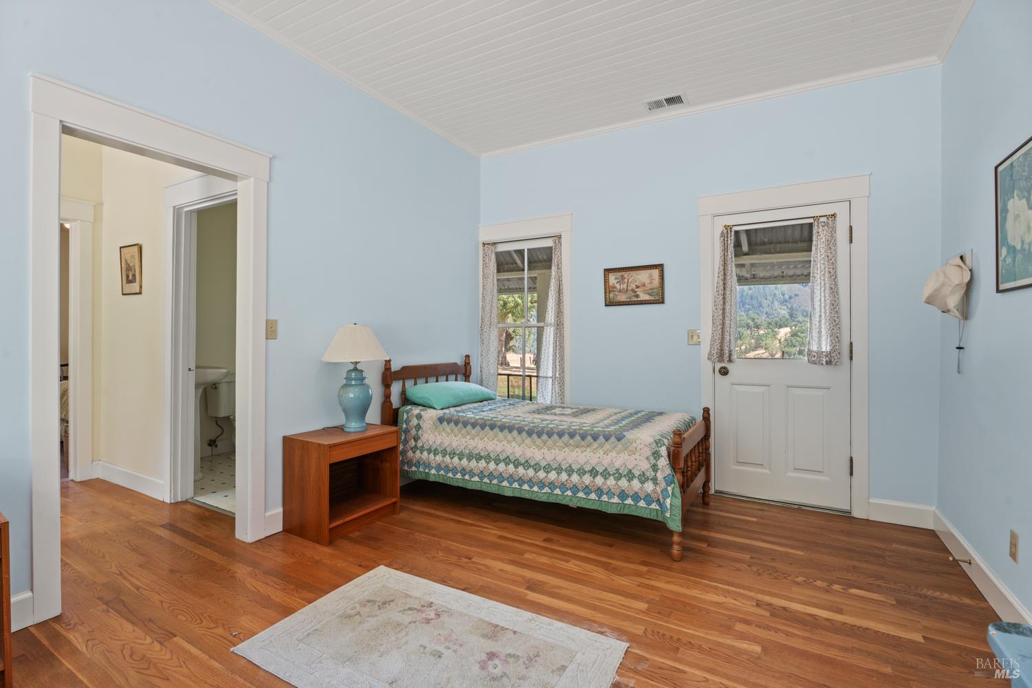 Detail Gallery Image 10 of 29 For 28000 Ridgeway Hwy, Potter Valley,  CA 95490 - 3 Beds | 1/1 Baths