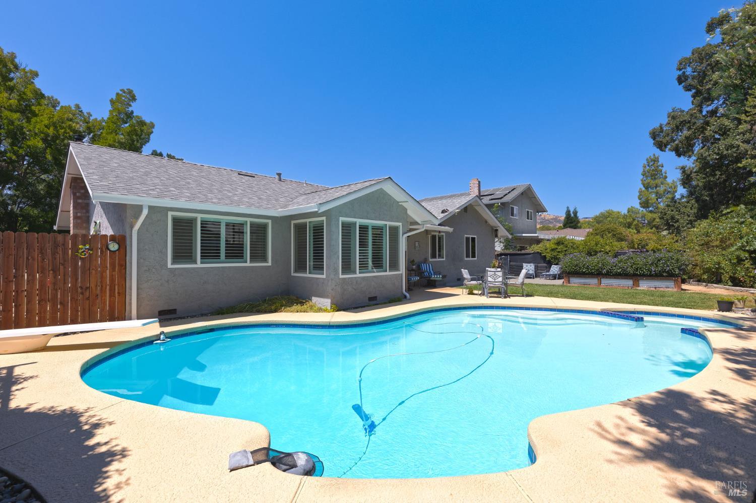 Detail Gallery Image 31 of 43 For 185 Salinas Dr, Vacaville,  CA 95688 - 3 Beds | 2 Baths