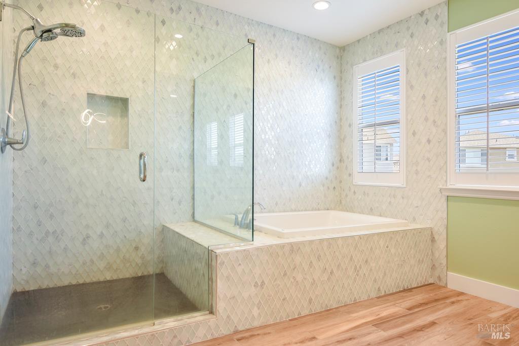 Detail Gallery Image 17 of 29 For 2580 Peterson Creek Dr, Santa Rosa,  CA 95403 - 4 Beds | 3 Baths
