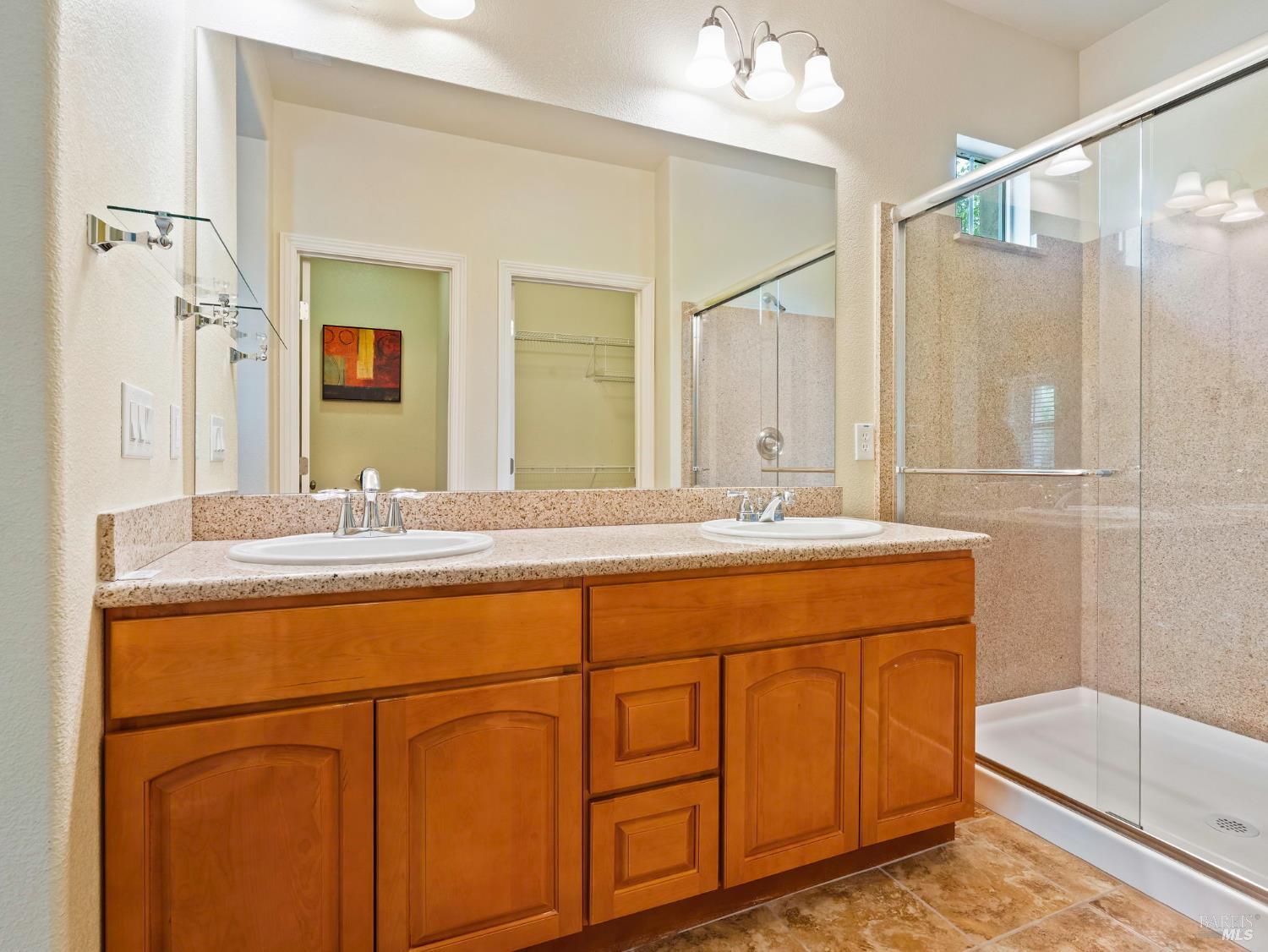 Detail Gallery Image 13 of 28 For 165 Stonegate Cir #E,  Cloverdale,  CA 95425 - 2 Beds | 2 Baths