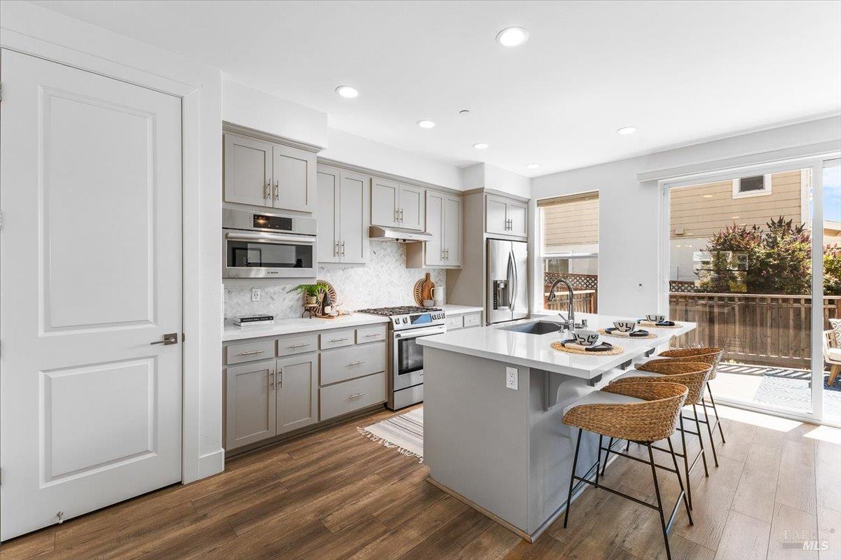 Detail Gallery Image 12 of 35 For 901 Prospect Ave, Santa Rosa,  CA 95409 - 4 Beds | 2/1 Baths