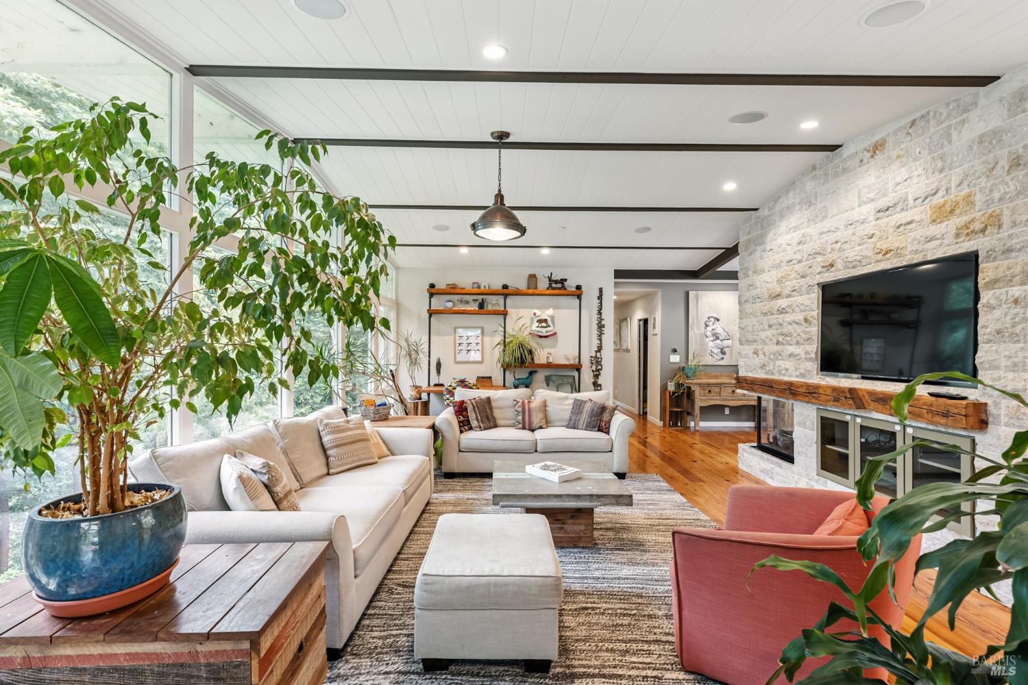 Detail Gallery Image 12 of 63 For 31 Glen Dr, Mill Valley,  CA 94941 - 4 Beds | 4 Baths