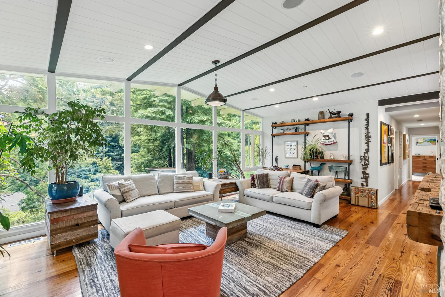 Detail Gallery Image 11 of 63 For 31 Glen Dr, Mill Valley,  CA 94941 - 4 Beds | 4 Baths