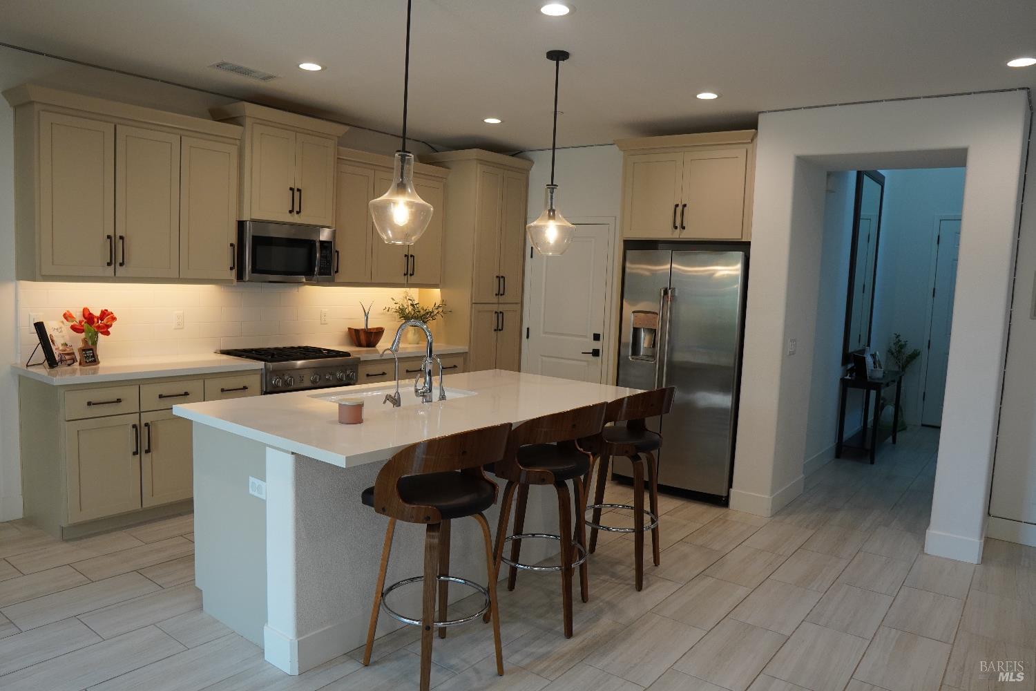 Detail Gallery Image 6 of 26 For 4288 Horizon Dr, Madera,  CA 93636 - 3 Beds | 2/1 Baths