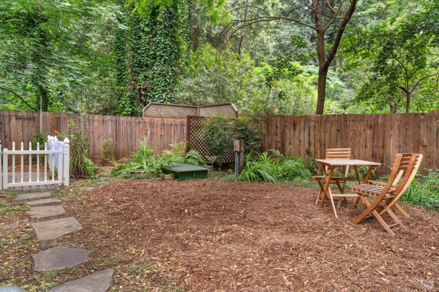 Detail Gallery Image 19 of 22 For 1011 Center St, Villa Grande,  CA 95486 - 2 Beds | 2 Baths