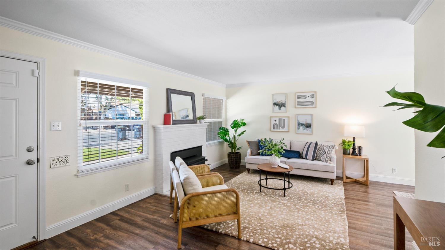Detail Gallery Image 4 of 64 For 647 Nevada St, Fairfield,  CA 94533 - 5 Beds | 3 Baths