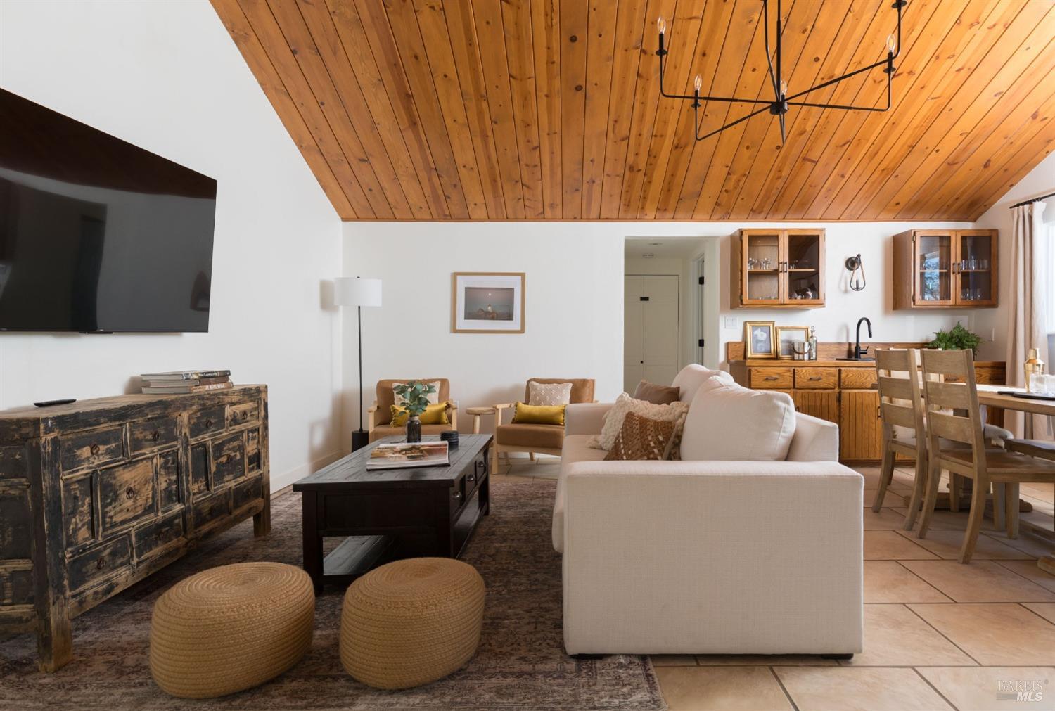 Detail Gallery Image 14 of 29 For 19440 Cypress Rd, Sonoma,  CA 95476 - 3 Beds | 2/1 Baths