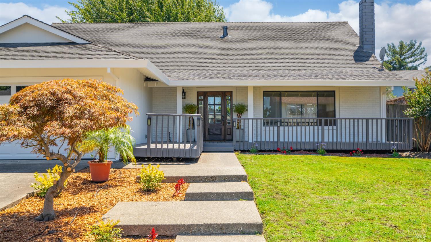 Detail Gallery Image 4 of 49 For 6032 Elsa Ave, Rohnert Park,  CA 94928 - 4 Beds | 3 Baths