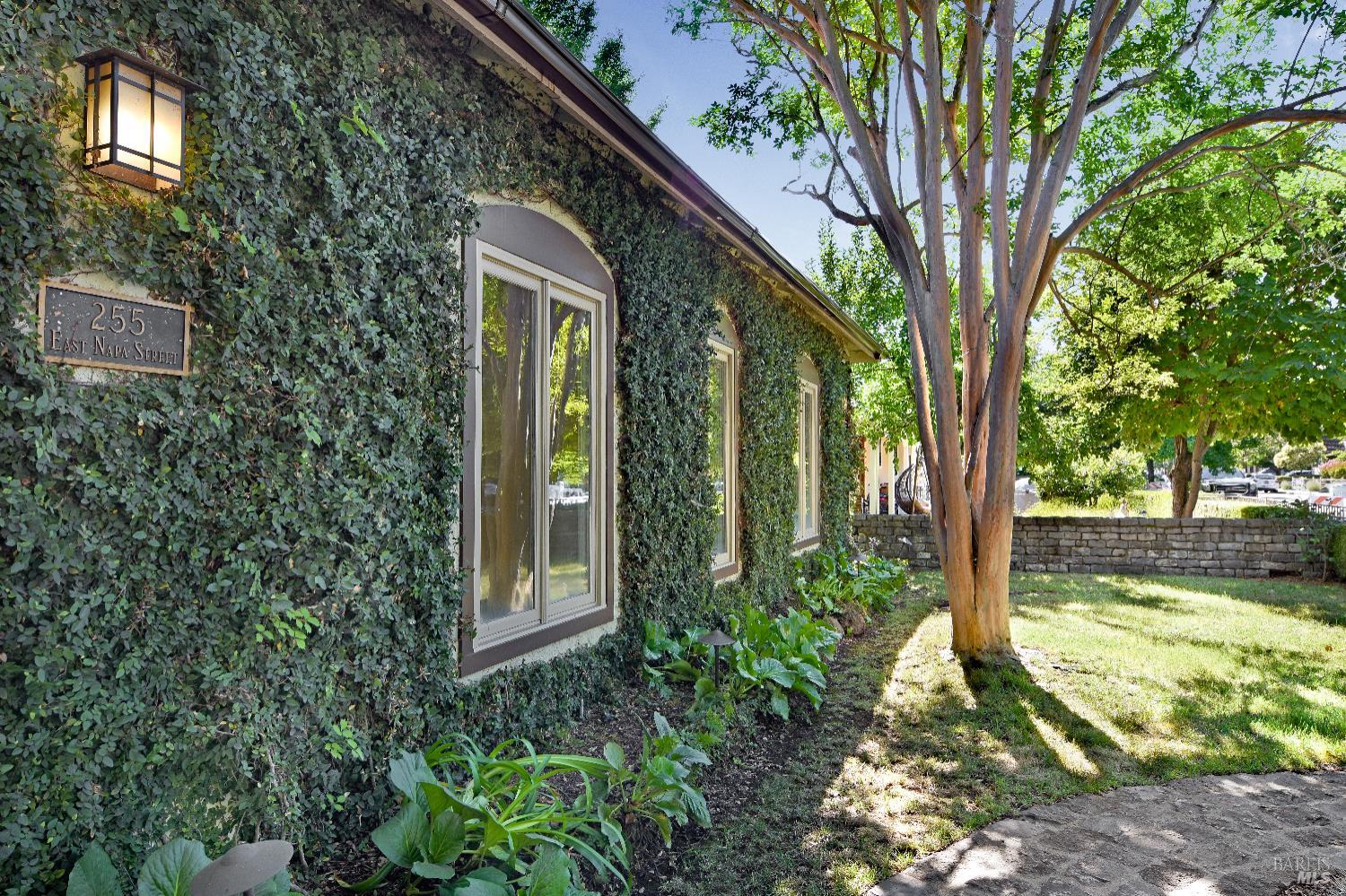 Detail Gallery Image 22 of 25 For 255 E Napa St, Sonoma,  CA 95476 - 2 Beds | 2 Baths