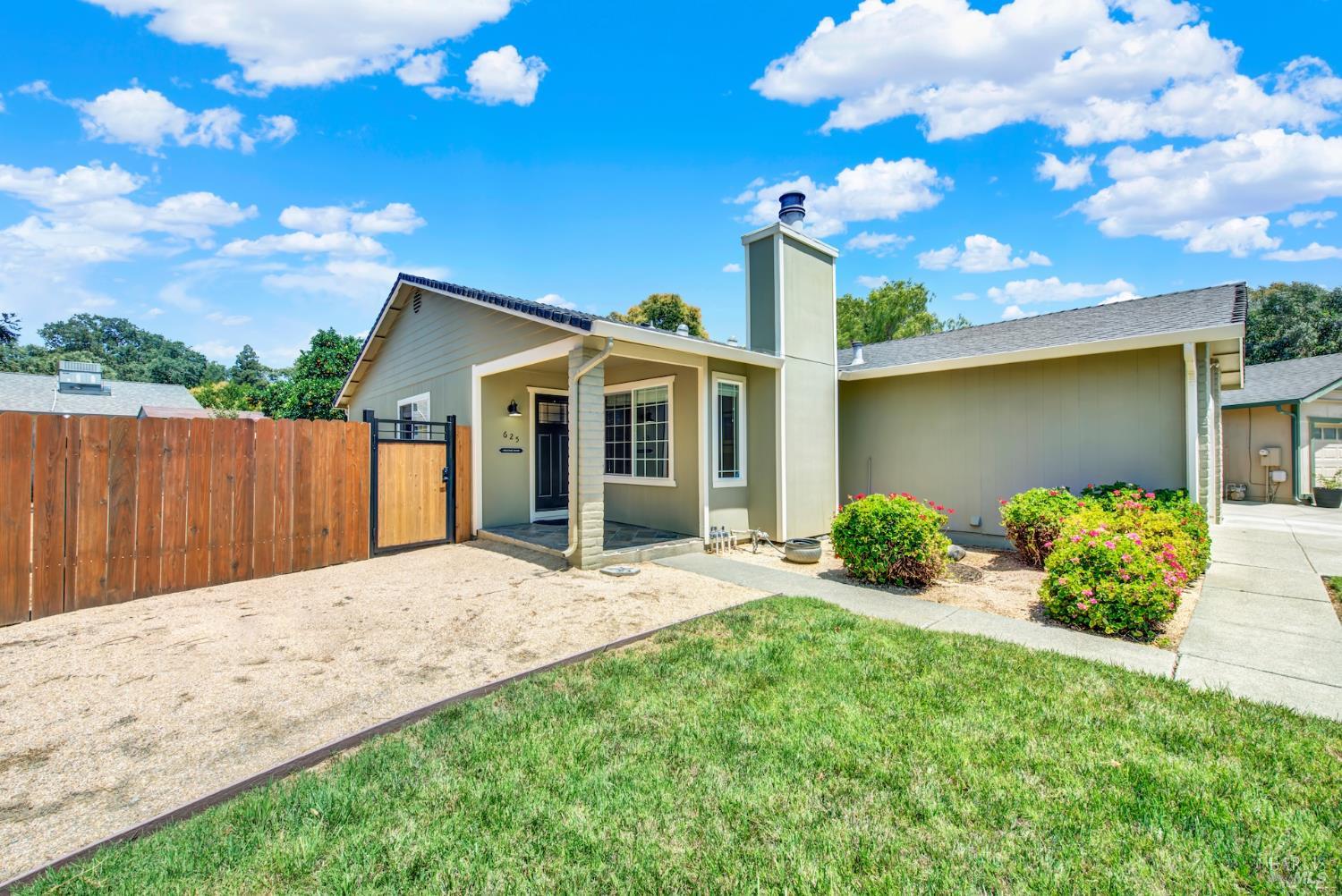 Detail Gallery Image 9 of 78 For 625 Cornell Ct, Vacaville,  CA 95687 - 3 Beds | 2 Baths