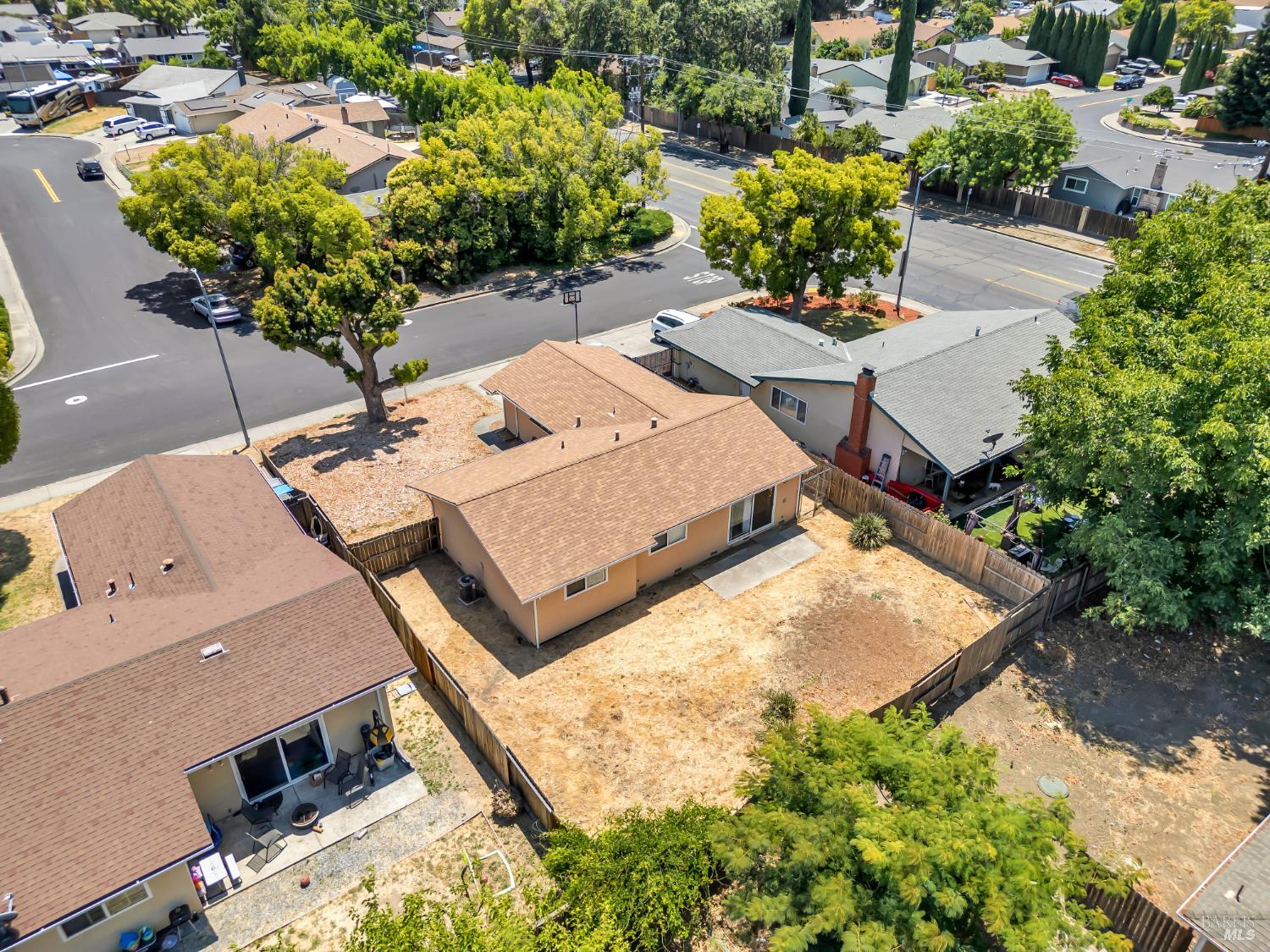 Detail Gallery Image 3 of 20 For 1217 Alderwood Way, Vacaville,  CA 95687 - 3 Beds | 1 Baths