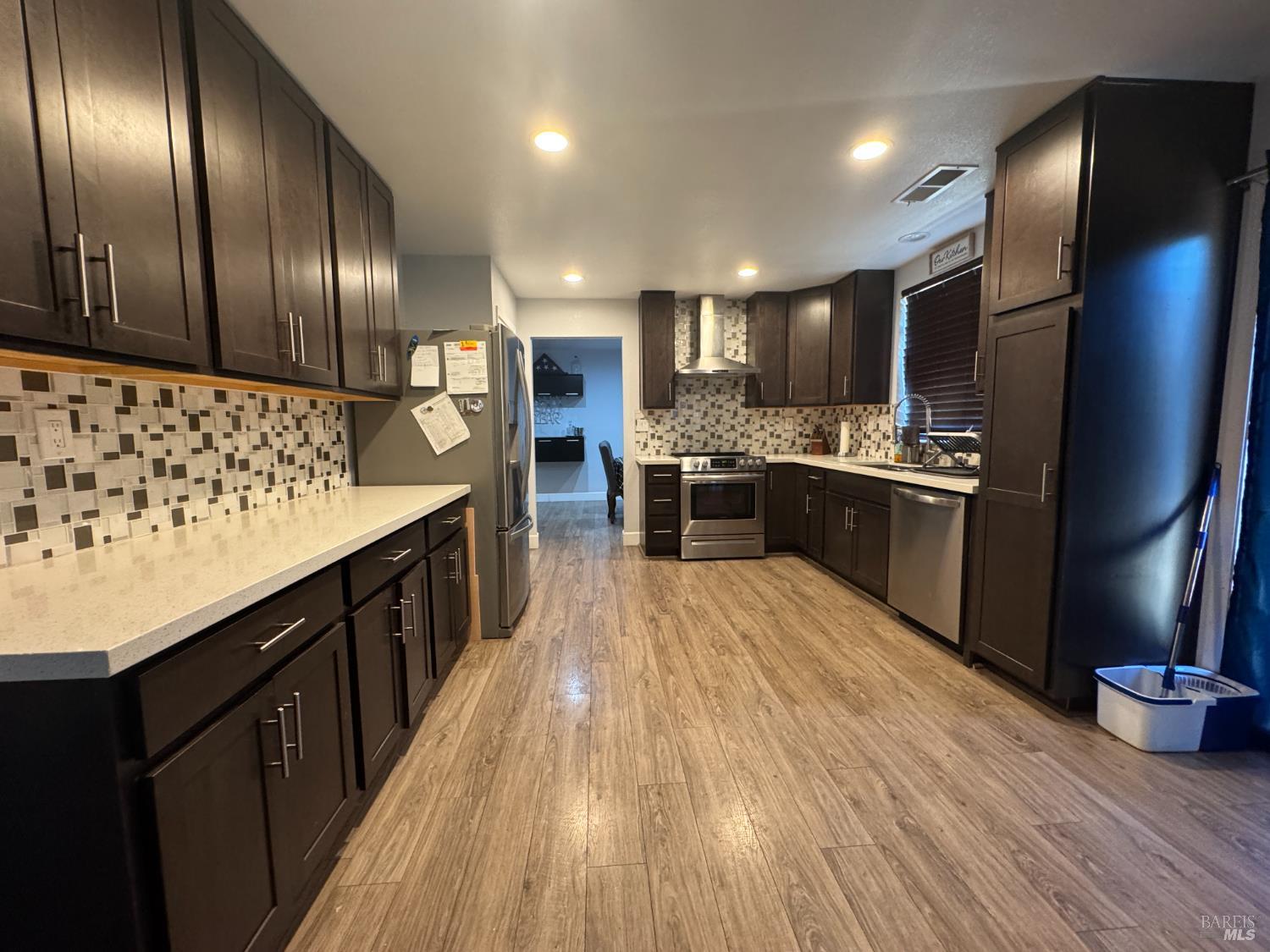 Detail Gallery Image 9 of 25 For 1420 Oak Haven Way, Antioch,  CA 94531 - 4 Beds | 2/1 Baths