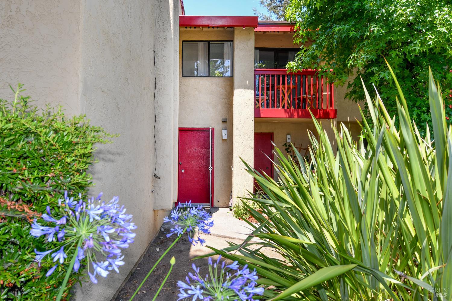 Detail Gallery Image 2 of 26 For 13 Redwood Ct, Santa Rosa,  CA 95409 - 3 Beds | 2 Baths