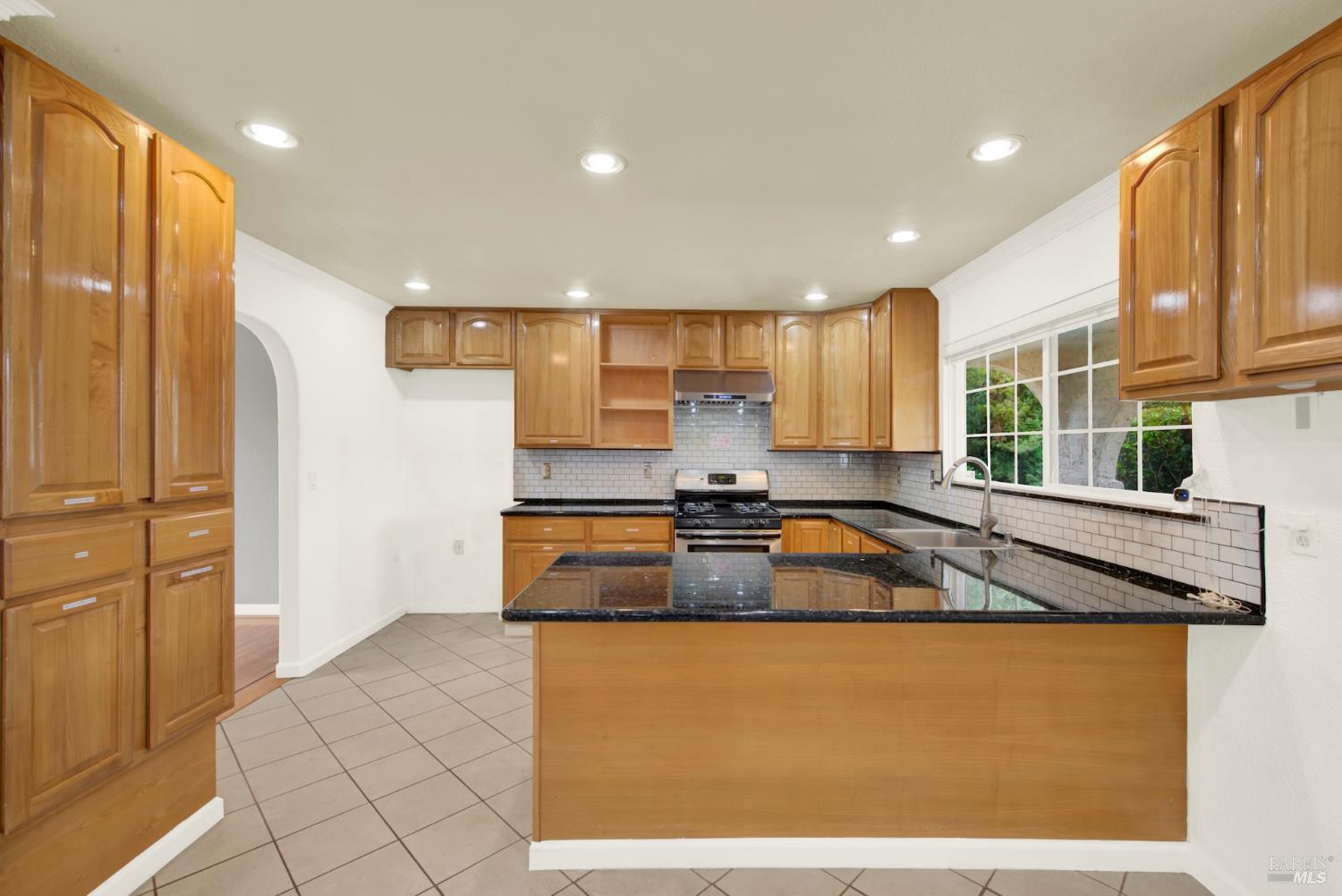 Detail Gallery Image 13 of 62 For 112 Picadilly Cir, Vallejo,  CA 94591 - 4 Beds | 3 Baths
