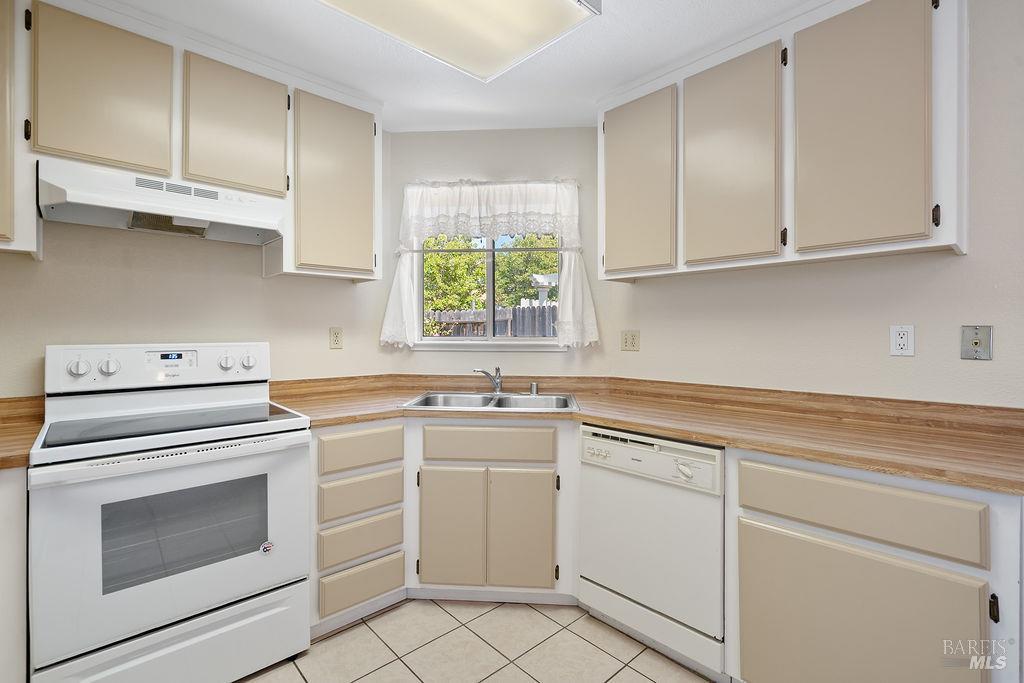 Detail Gallery Image 10 of 27 For 148 Stageline Dr, Vallejo,  CA 94591 - 2 Beds | 1 Baths