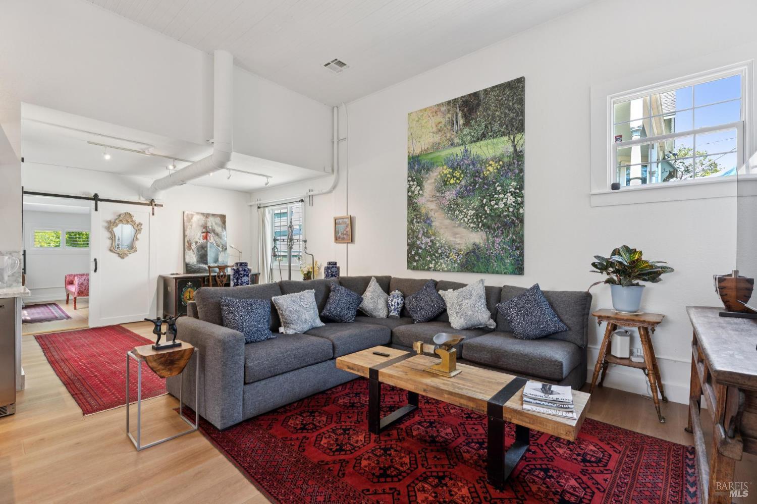 Detail Gallery Image 15 of 43 For 307 Bodega Ave, Petaluma,  CA 94952 - 2 Beds | 2 Baths