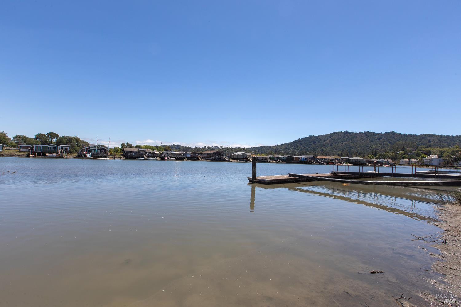 Detail Gallery Image 25 of 27 For 805 S Eliseo Dr #1,  Greenbrae,  CA 94904 - 3 Beds | 1/1 Baths
