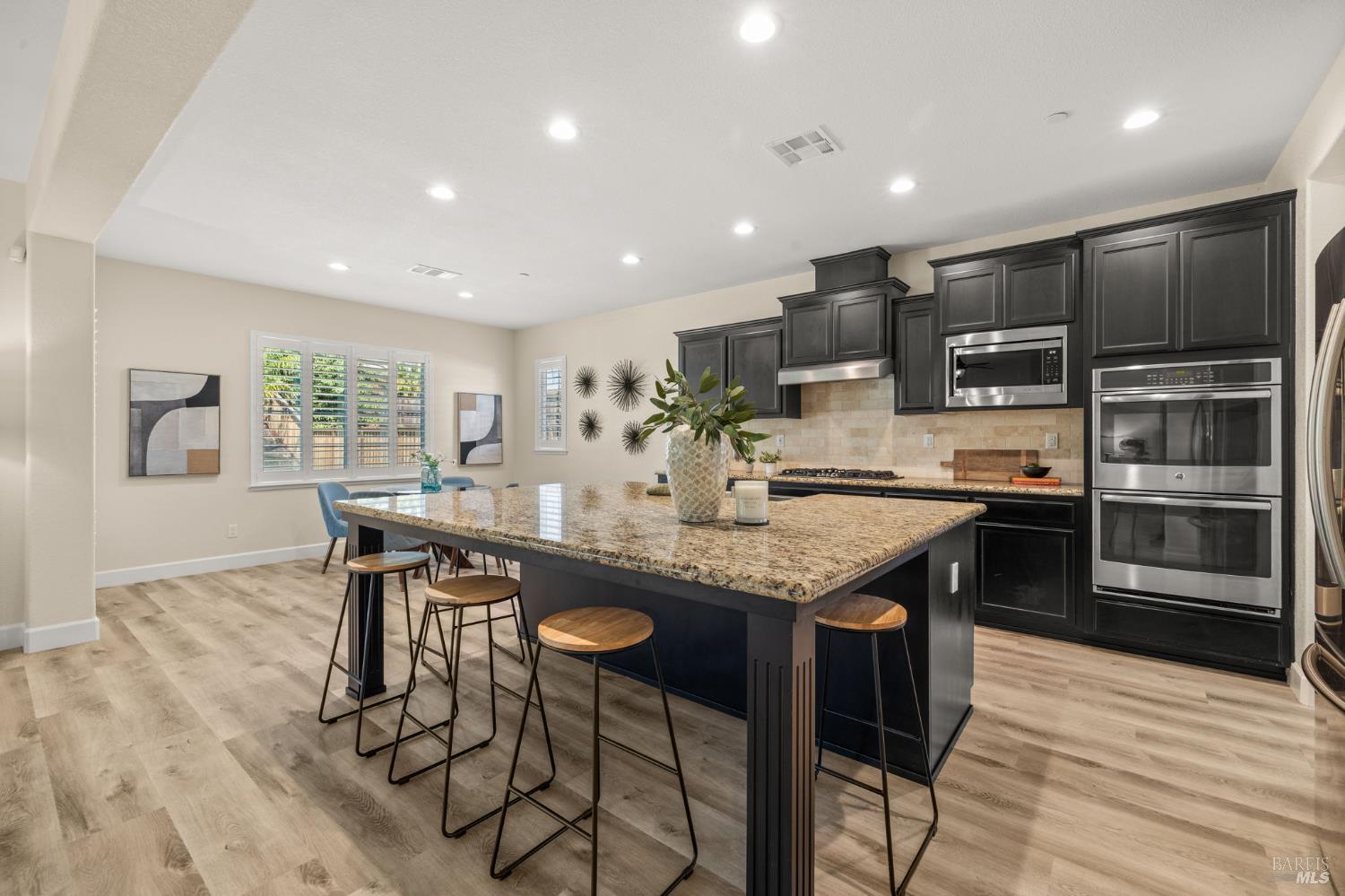 Detail Gallery Image 27 of 88 For 685 Elderberry Loop, Vacaville,  CA 95688 - 5 Beds | 4/1 Baths