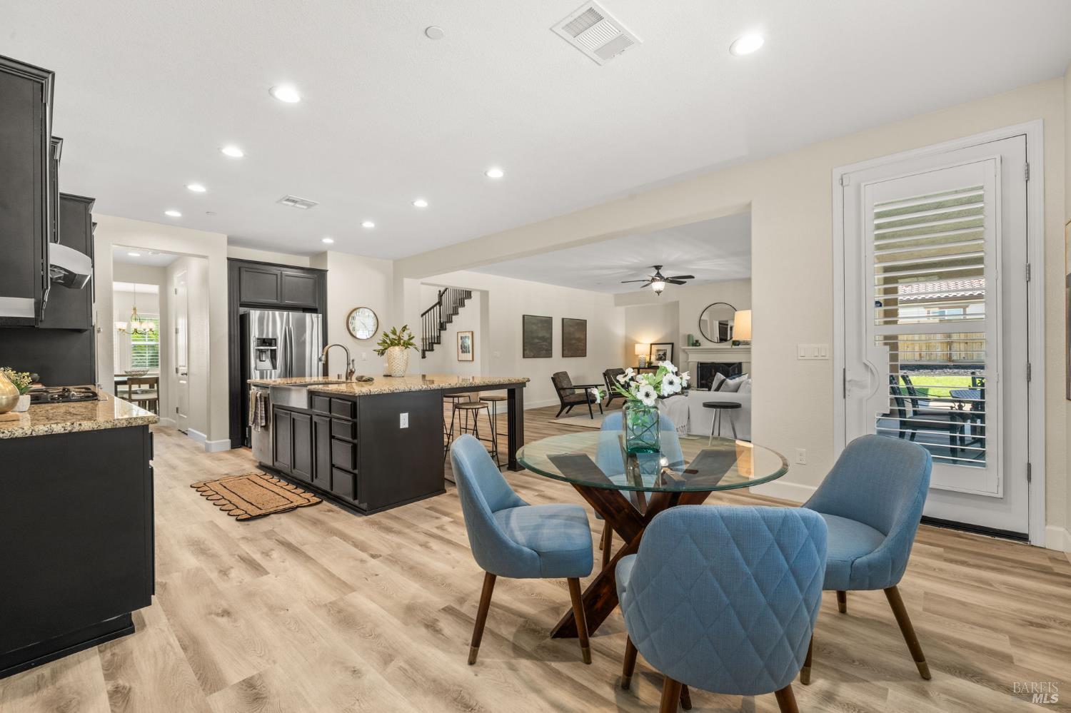 Detail Gallery Image 38 of 88 For 685 Elderberry Loop, Vacaville,  CA 95688 - 5 Beds | 4/1 Baths