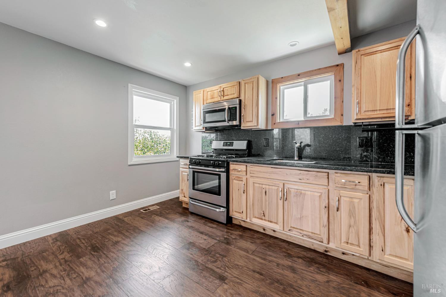 Detail Gallery Image 31 of 44 For 155 Dominican Dr, San Rafael,  CA 94901 - 3 Beds | 2/1 Baths